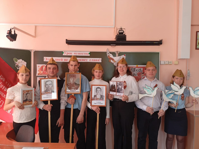 Этих дней не смолкнет слава!.